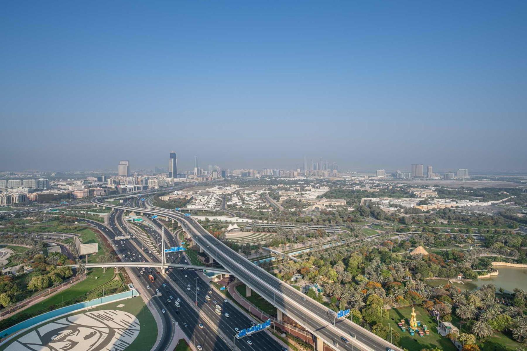 Apartment Sea View Located On The 39th Floor With Rooftop Pool Close To World Trade Centre *
